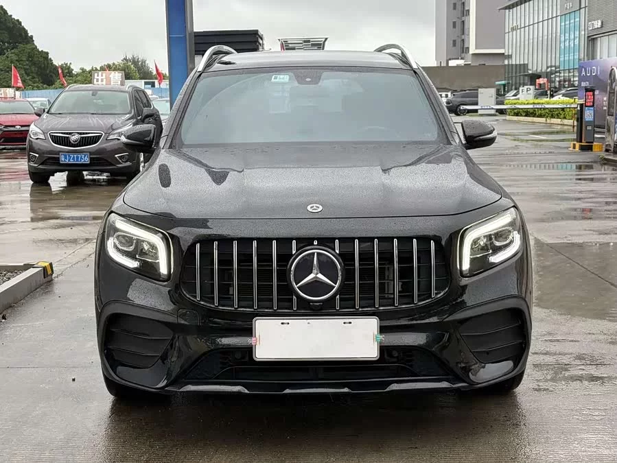 Mercedes Benz GLB