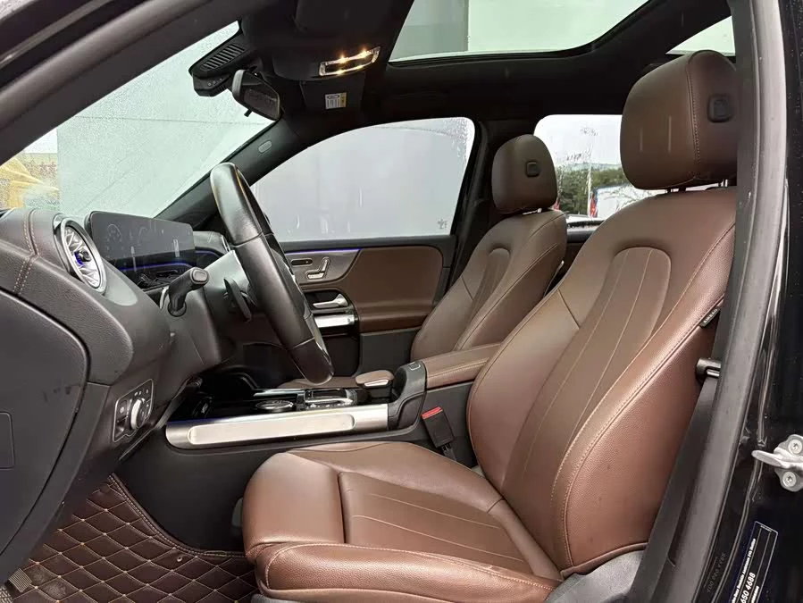 Mercedes Benz GLB