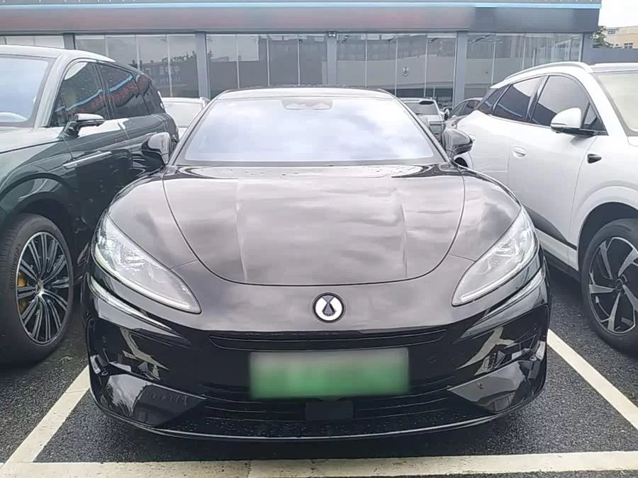 BYD Z9