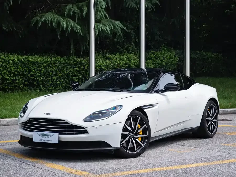 Aston Martin DB11