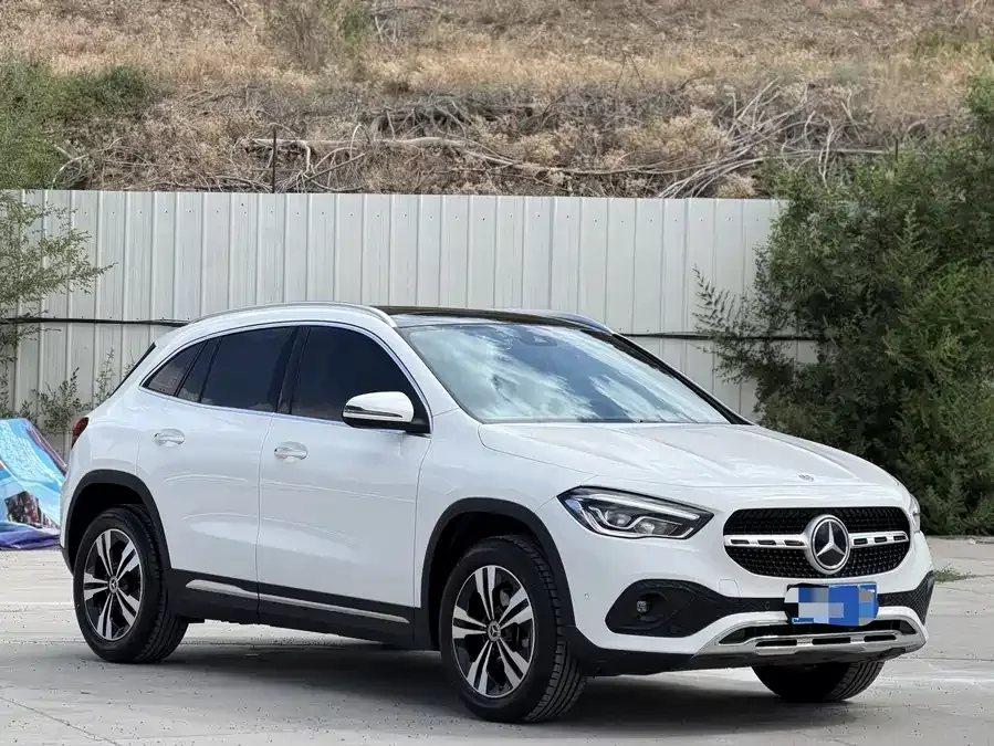Mercedes Benz GLA