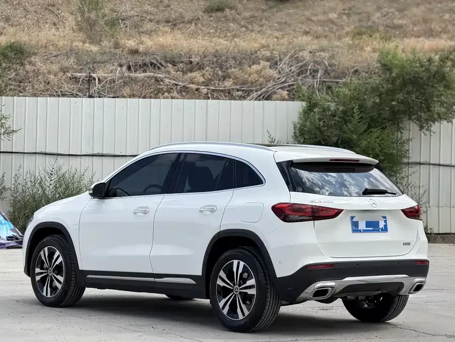 Mercedes Benz GLA