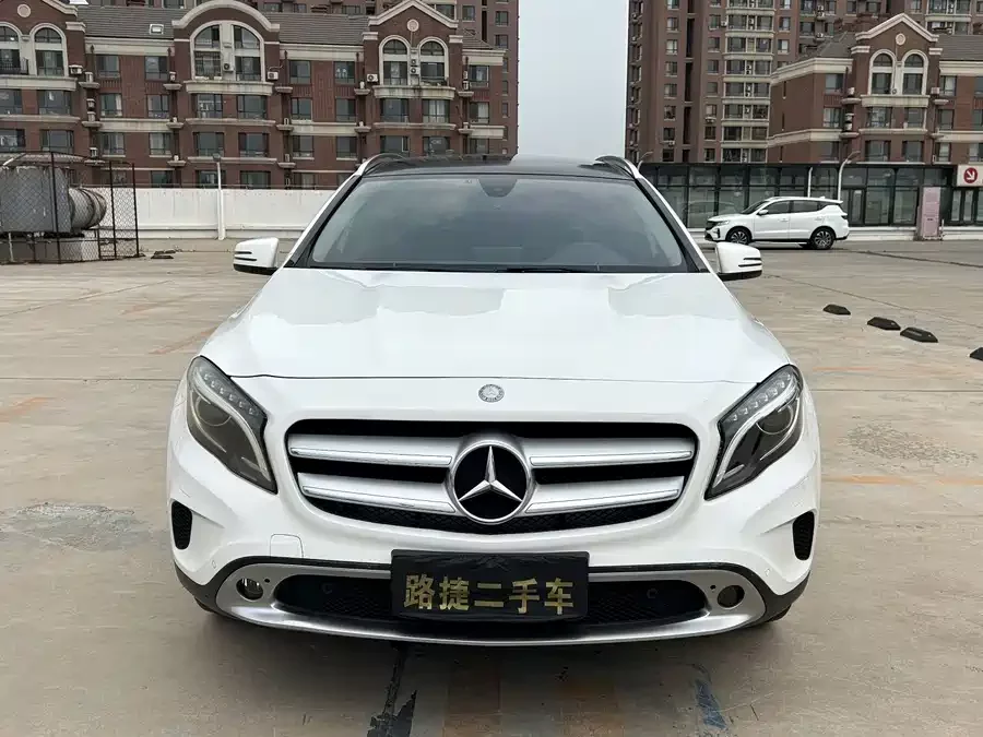 Mercedes Benz GLA
