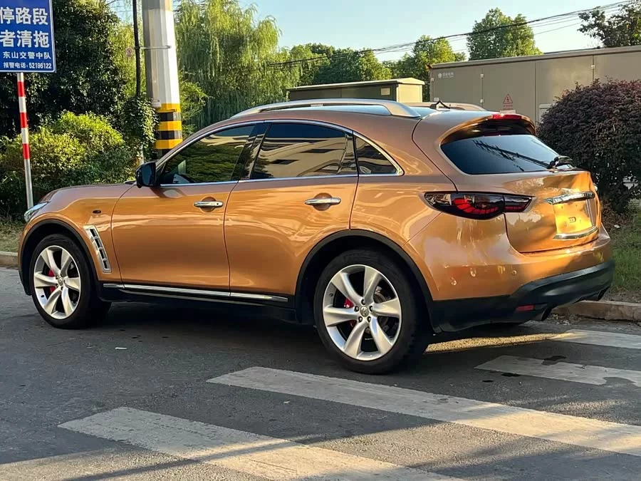 Infiniti FX