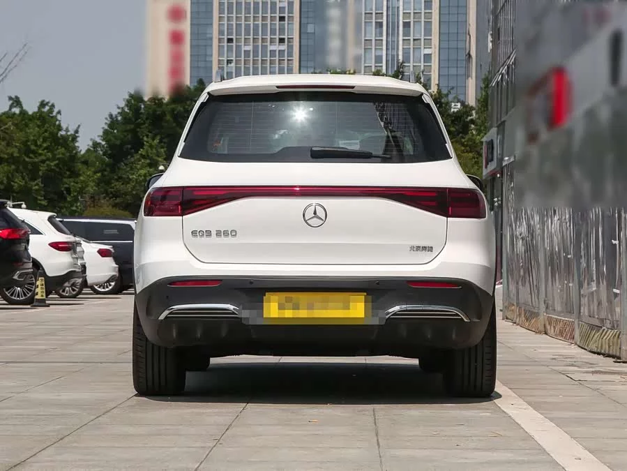 Mercedes Benz EQB