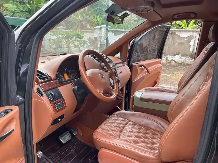 Mercedes Benz Vito