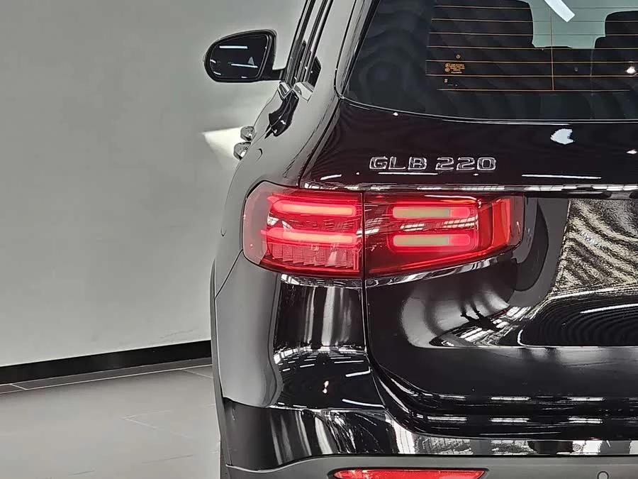 Mercedes Benz GLB