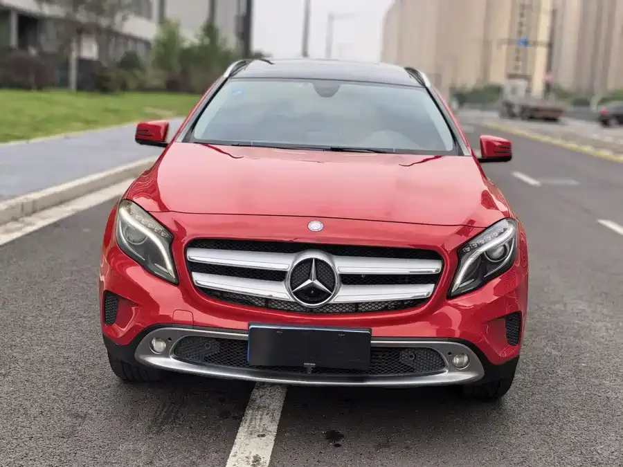 Mercedes Benz GLA