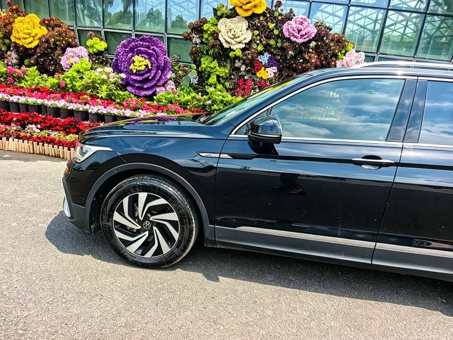 Volkswagen Tiguan L