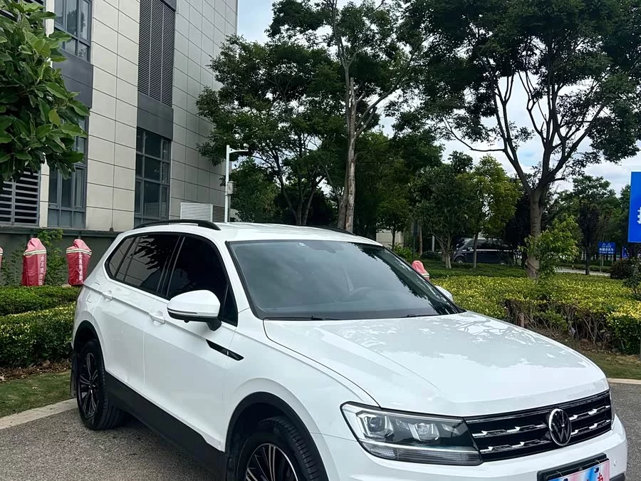 Volkswagen Tiguan L