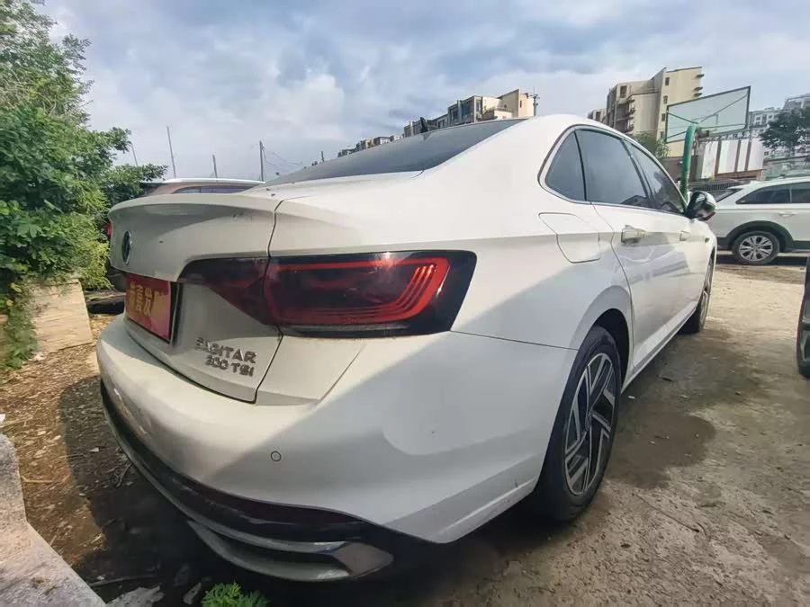 Volkswagen Sagitar