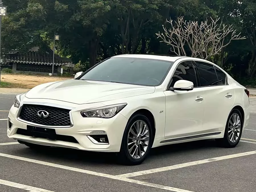 Infiniti Q50L