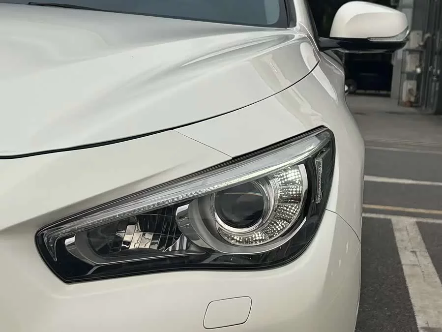 Infiniti Q50L