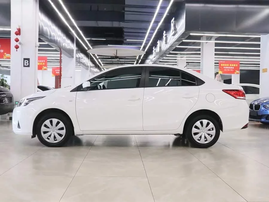 Toyota YARiS L Enjoy