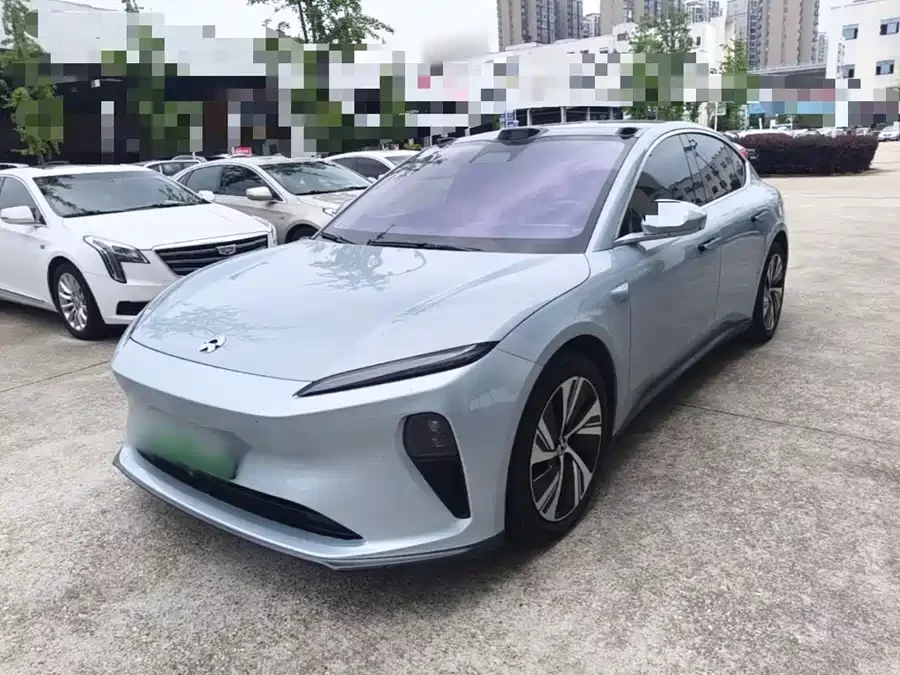 NIO ET5
