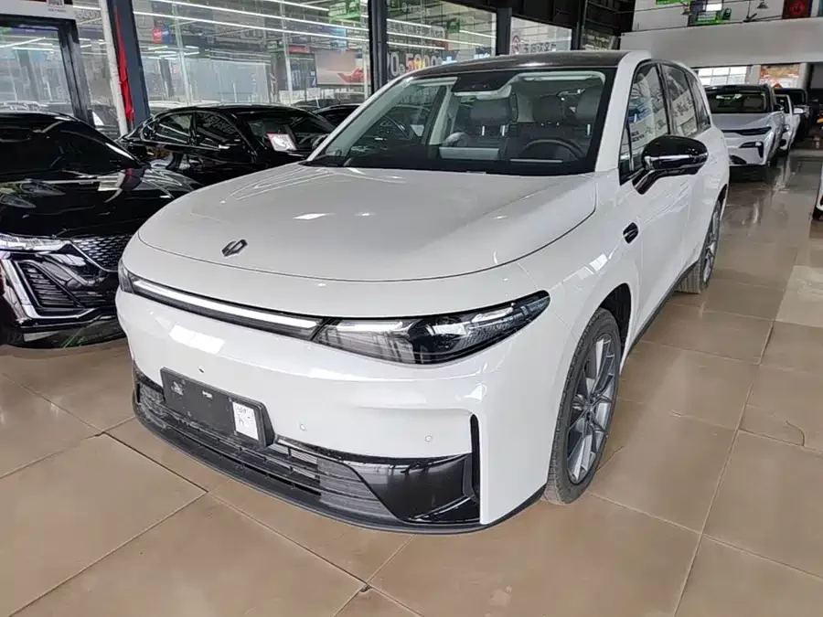 Leapmotor C10