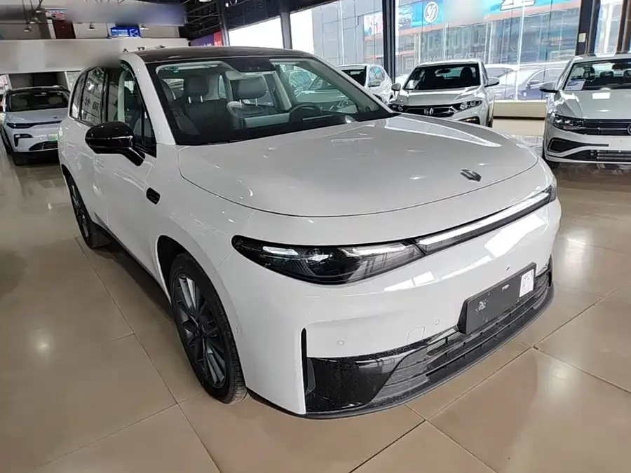 Leapmotor C10