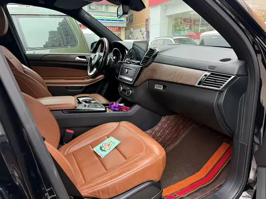 Mercedes Benz GLS