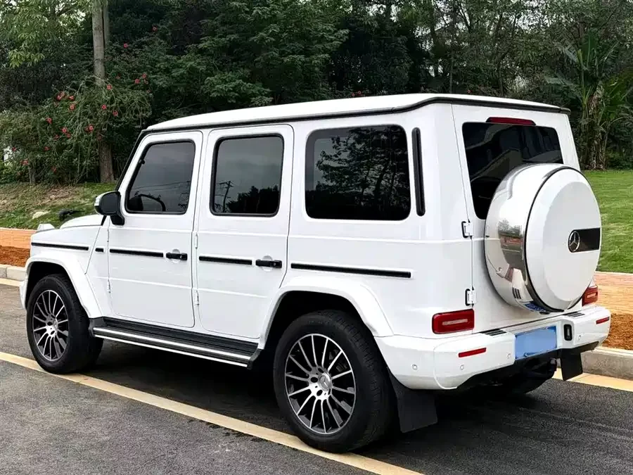 Mercedes Benz G-rated