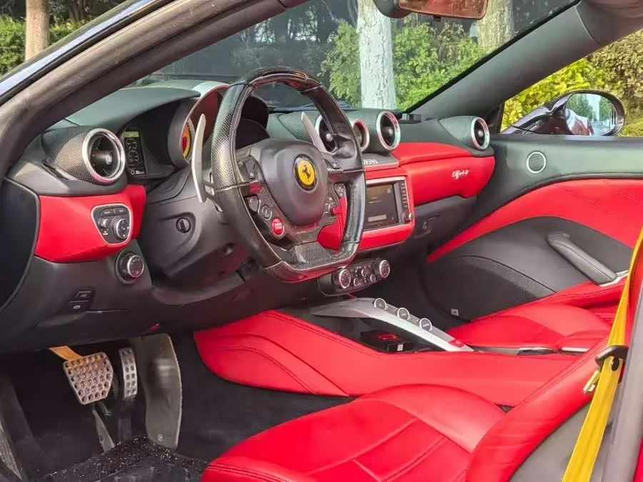 Ferrari California T