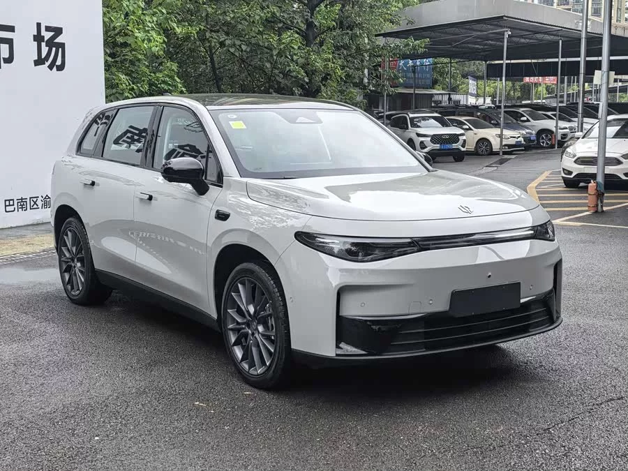 Leapmotor C10