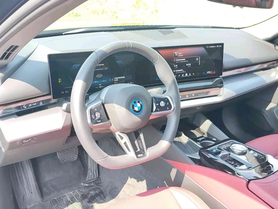 BMW i5