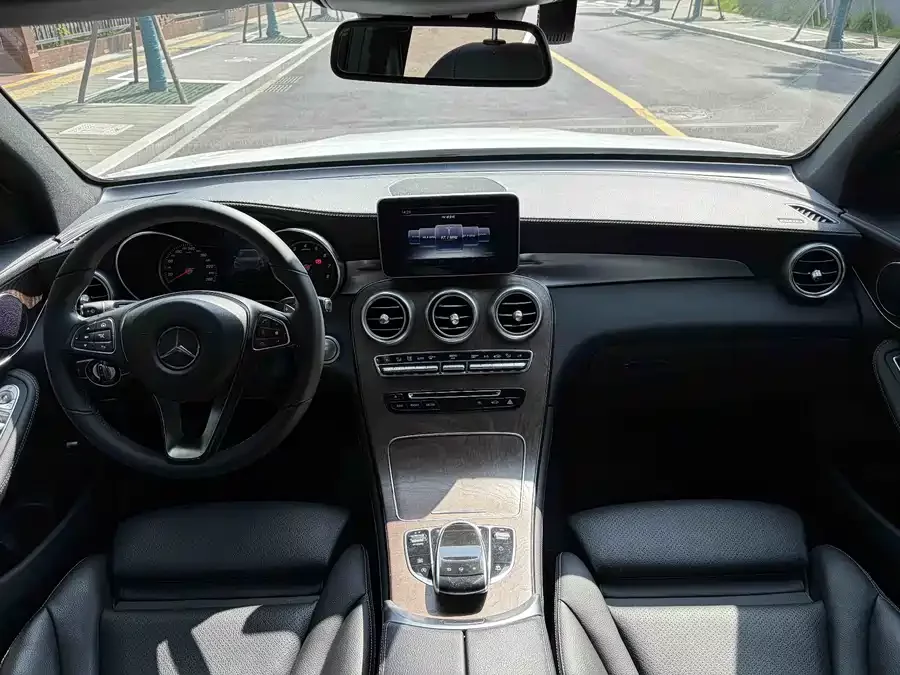 Mercedes Benz GLC