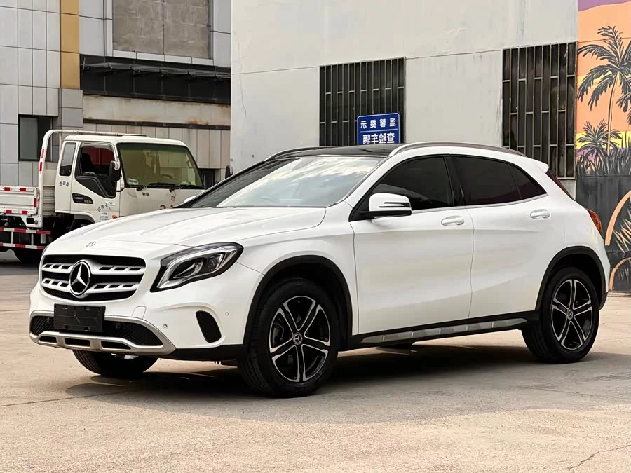 Mercedes Benz GLA
