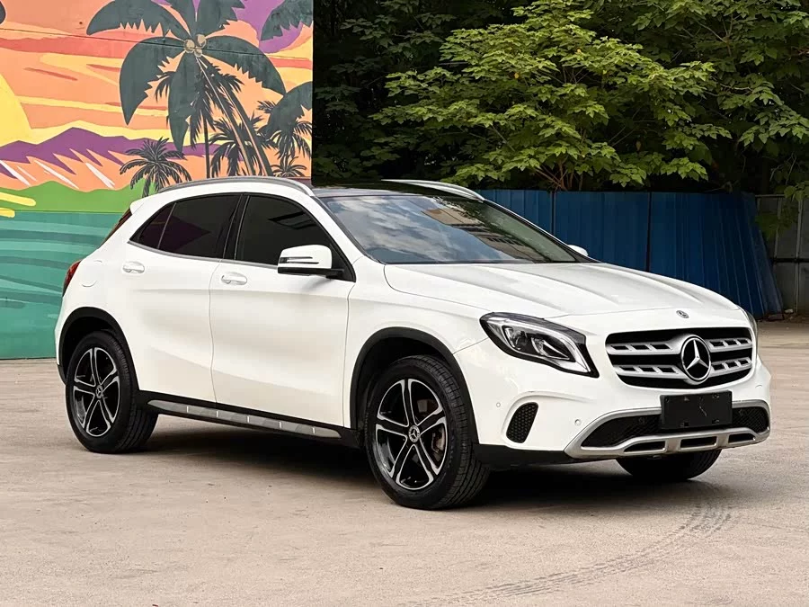 Mercedes Benz GLA