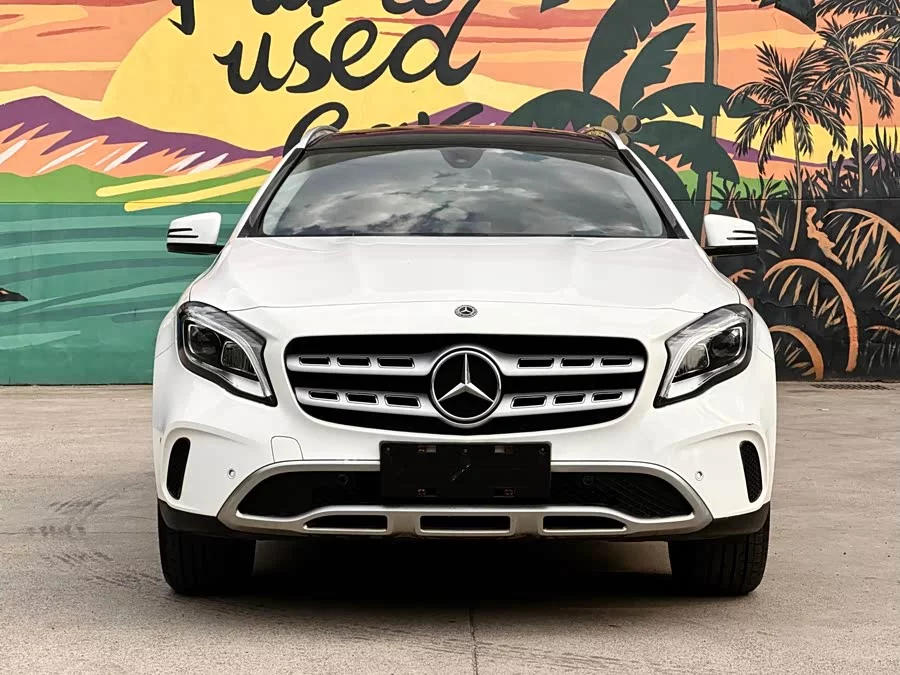 Mercedes Benz GLA