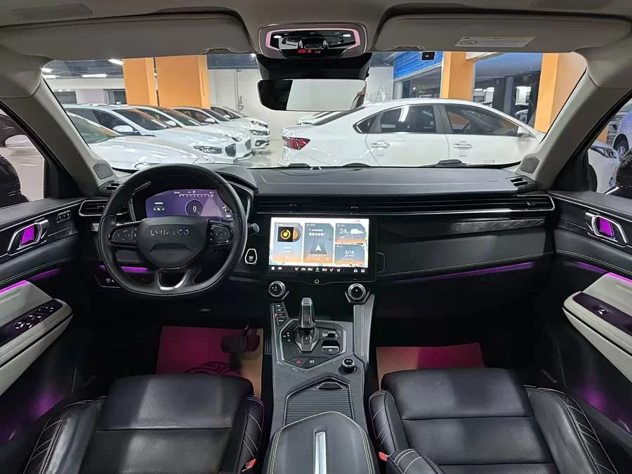 Lynk & Co 05