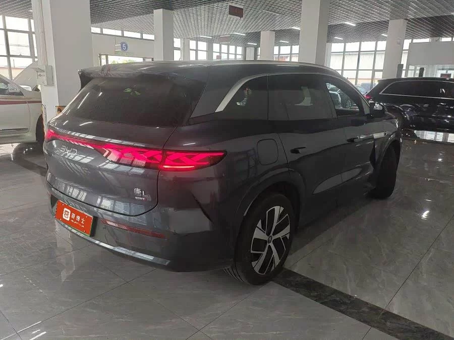 BYD Tang L