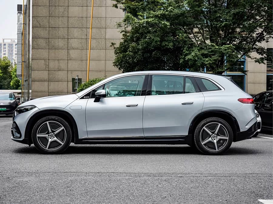 Mercedes Benz EQS SUV