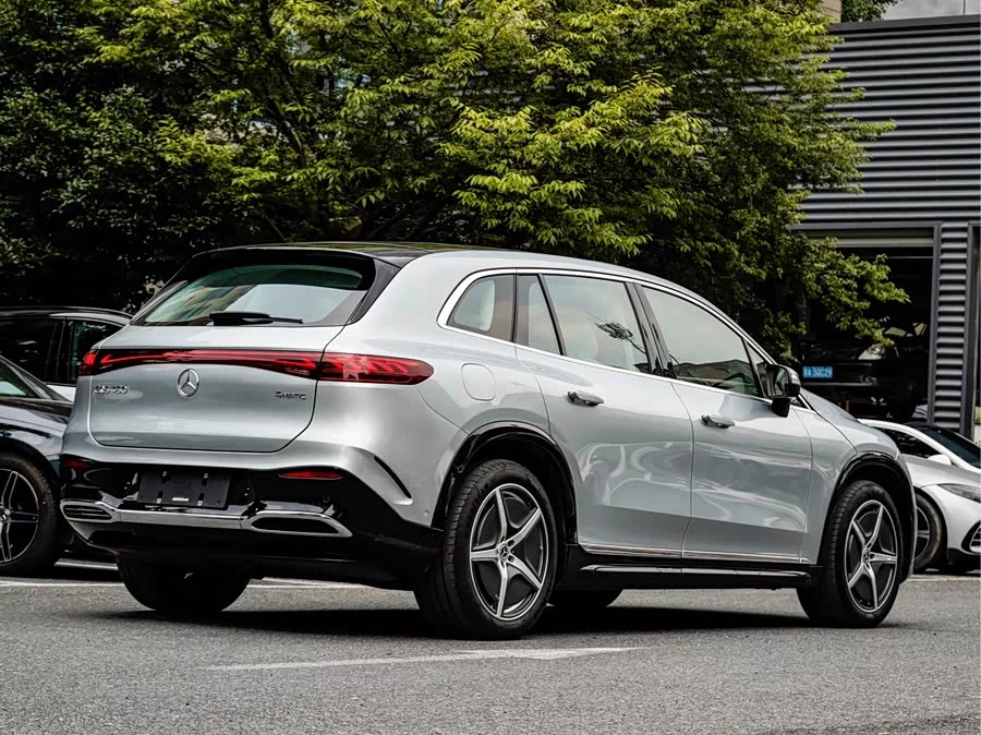 Mercedes Benz EQS SUV