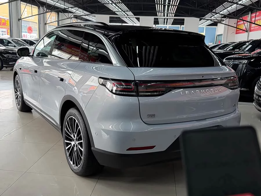 Leapmotor C11