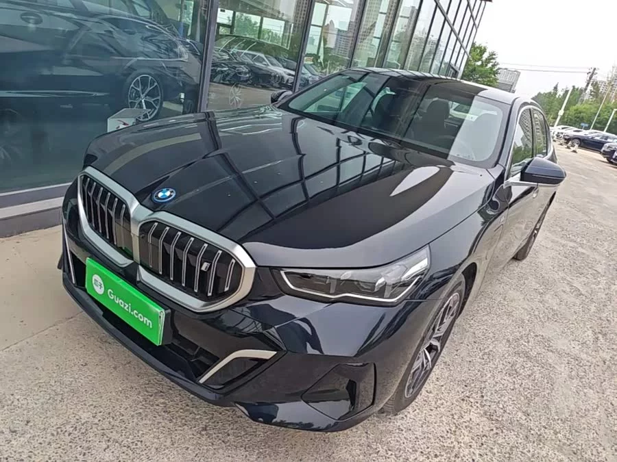 BMW i5