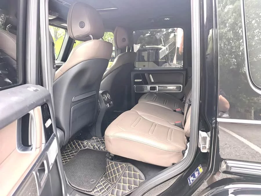 Mercedes Benz G-rated