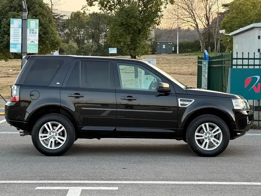 Land Rover Freelander 2