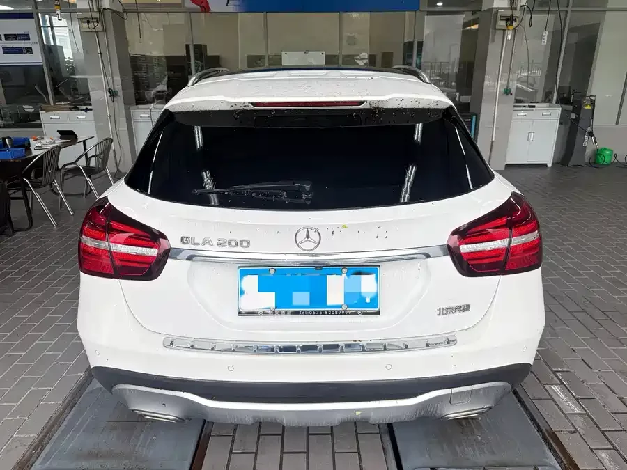 Mercedes Benz GLA