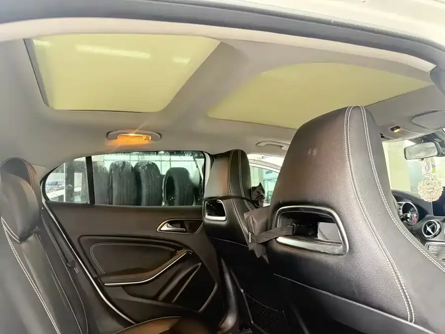 Mercedes Benz GLA