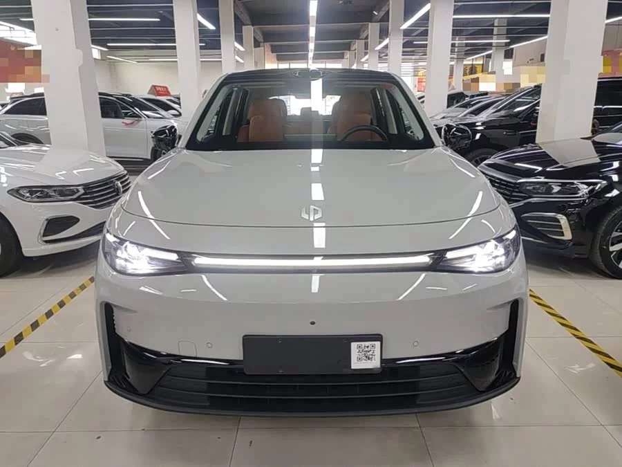Leapmotor C10