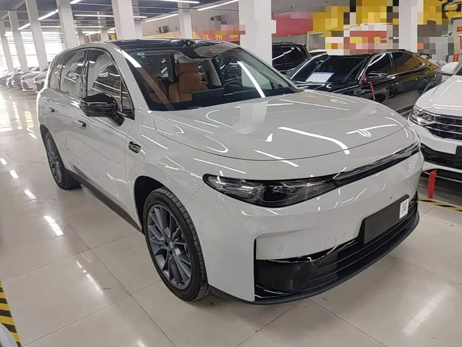 Leapmotor C10
