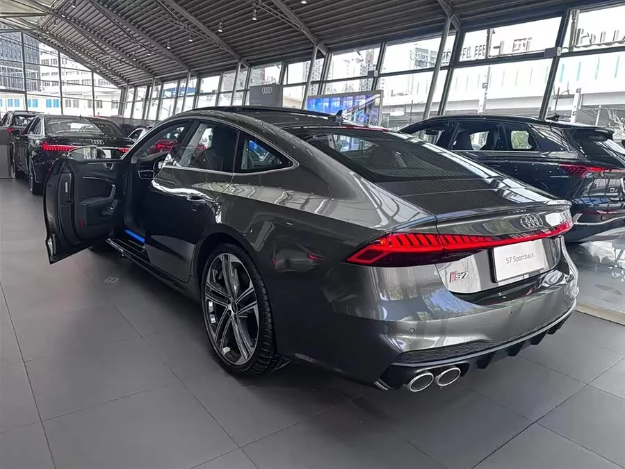 Audi S7