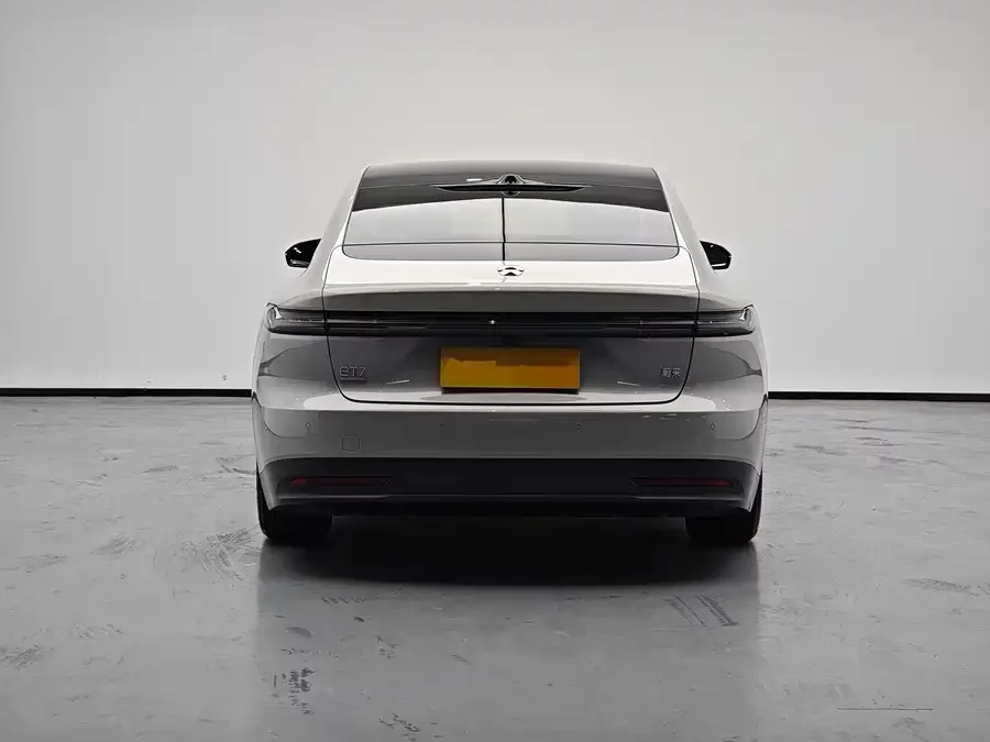 NIO ET7