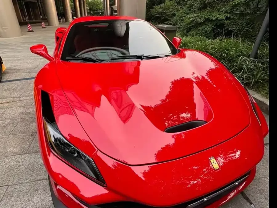 Ferrari F8