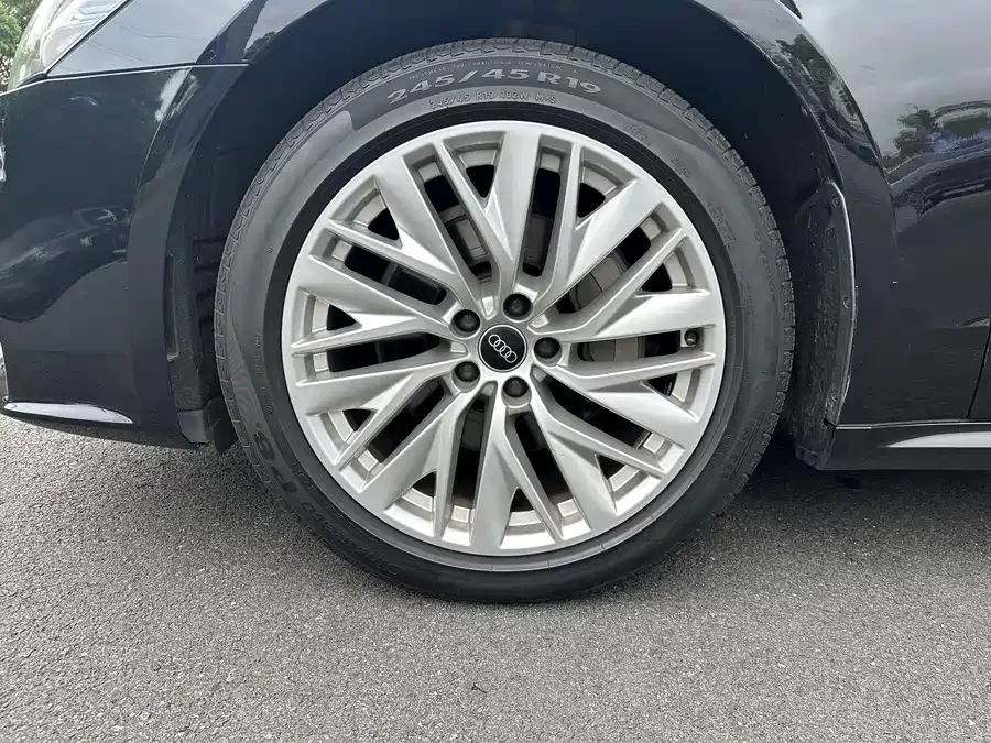 Audi A7L