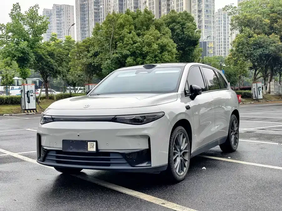 Leapmotor C10