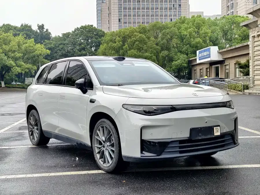 Leapmotor C10