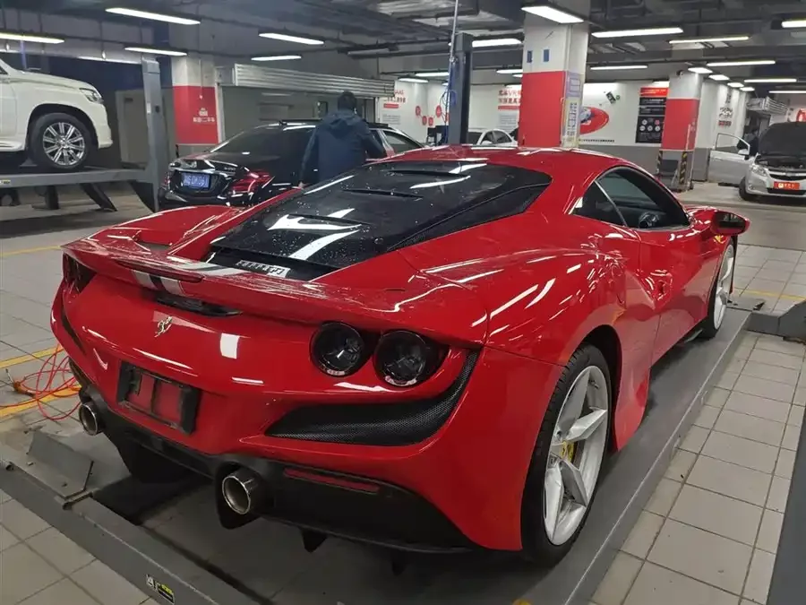 Ferrari F8