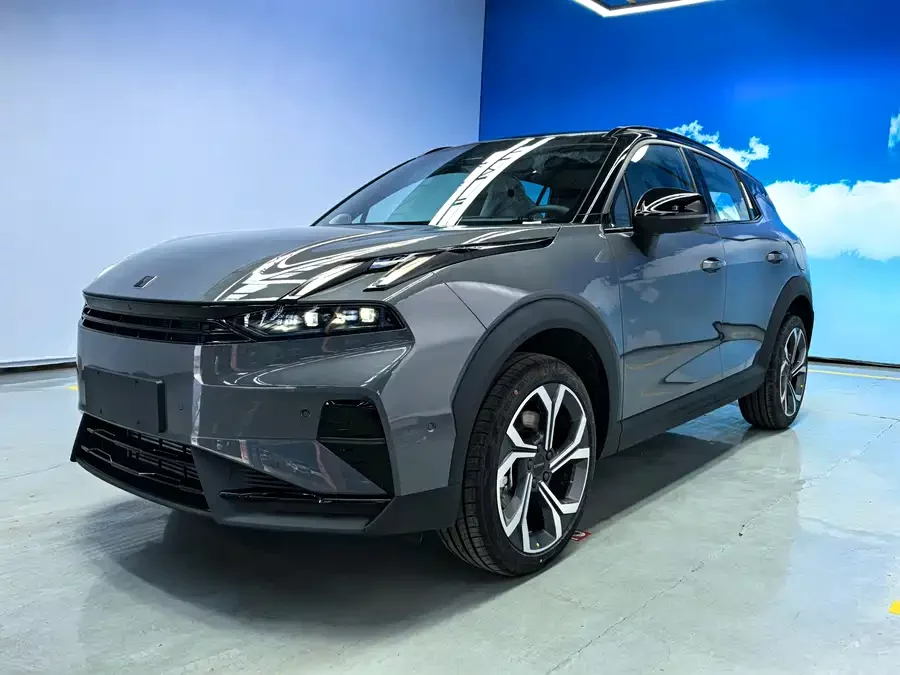 Lynk & Co 06